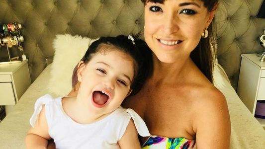 La furia de Andrea Estévez con el juez que media en la causa de alimentos de su hija Hannah