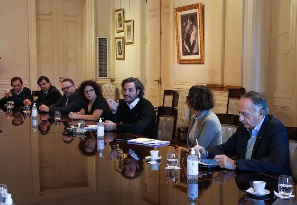 El Gobierno acordó con empresarios y la CGT una salida gradual de la cuarentena para después del 12 de abril