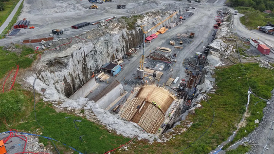 Así es el túnel submarino en construcción más largo y profundo del mundo: se hunde casi 400 metros bajo el mar
