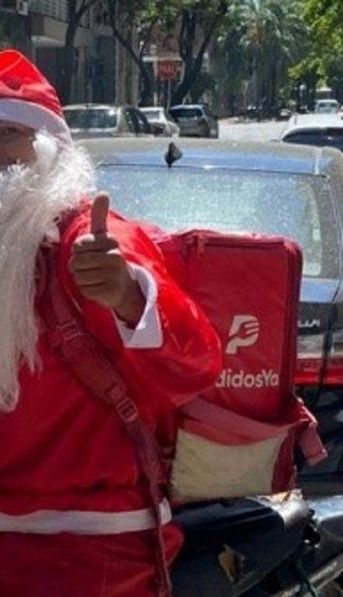 Un Papá Noel atrapó a un ladrón y recuperó la cartera de una mujer en Rosario