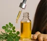 El aceite natural que se volvió tendencia para disimular canas sin tintura