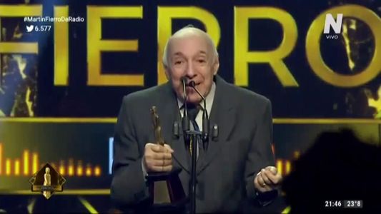 El emotivo homenaje de APTRA a Riverito: Debo ser el más antiguo en la actividad...