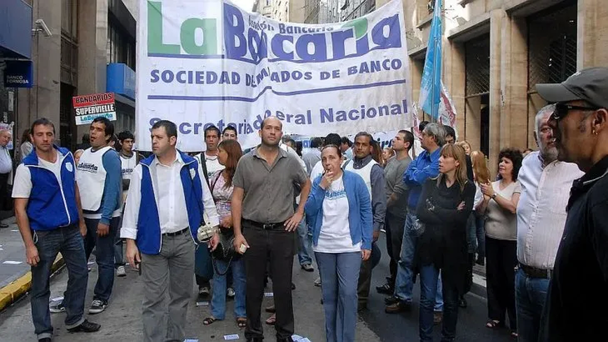 Los bancarios adherirán al paro general del 24 de enero. (Foto: archivo)