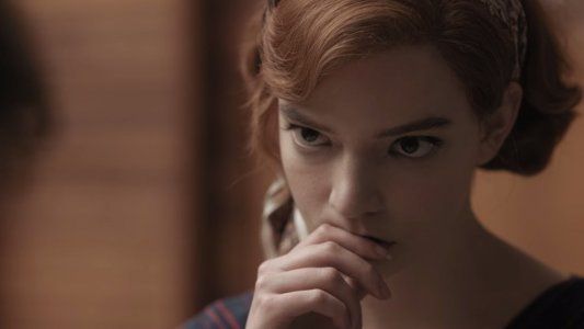 Gambito de Dama ya es la miniserie de Netflix más vista de la historia