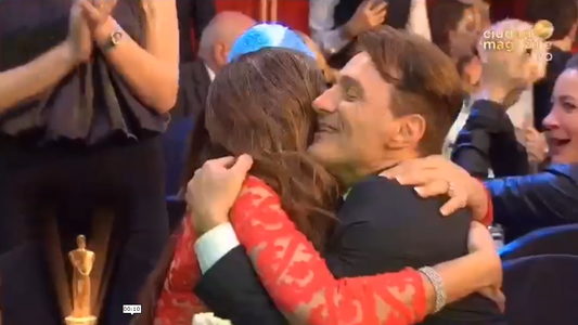 Flor de la V conduce el mejor magazine