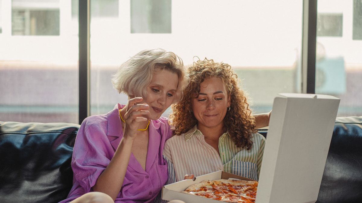 Pidió una pizza de dos sabores y cuando abrió la caja se llevó una inesperada sorpresa