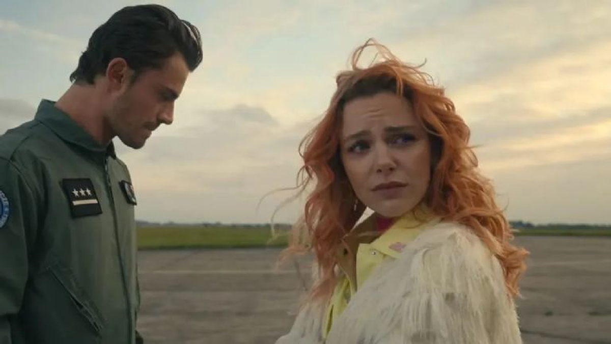 La chica y el cosmonauta propone un giro original en el género de ciencia ficción con una historia atrapante y emotiva. Foto: Netflix.