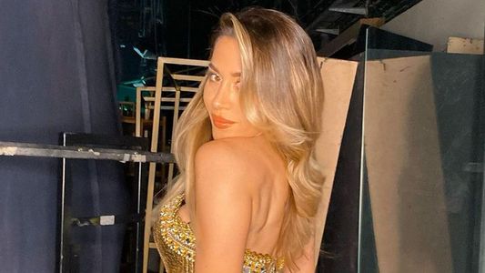 De rodillas y con el colaless en primer plano, Jimena Barón metió álbum y Cande Tinelli estalló: Potrísimaa