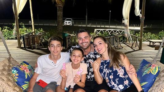 Le piden foto con sus hijastros y apenas sube una... ¡la critican!