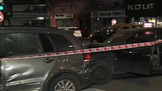 Impactante choque en Palermo: un auto cruzó en rojo y dejó tres heridos