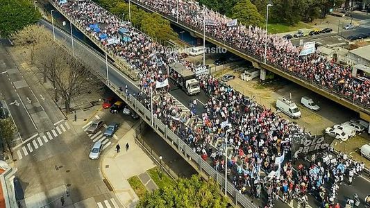 Jornada de protestas: corte y caos en la avenida 9 de Julio
