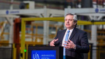Alberto a la oposición por las sesiones virtuales: Digan que se oponen a la ley del turismo