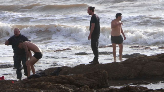 La dura información que dio Prefectura de Uruguay sobre el argentino que se tiró al mar a rescatar a una mujer