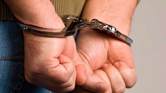 Detuvieron a un fotógrafo acusado de violar y extorsionar a una chica de 15