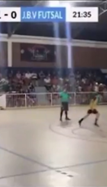 Conmoción en el futsal: un arquero atajó un penal y el desenlace fue trágico e inimaginable