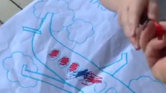 Escapada romántica: El hijo de la famosa tacha los días para ver a su mamá