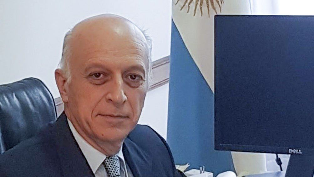 El procurador Casal se encuentra reunido con los fiscales Luciani y Mola para brindarles apoyo institucional.