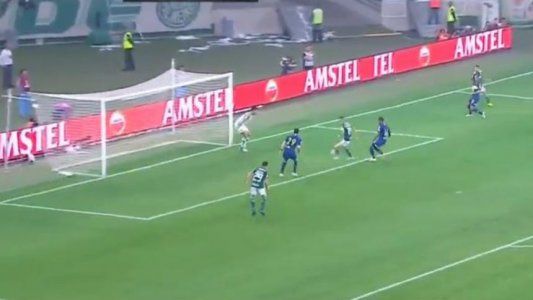 Palmeiras había descontado en el arranque, pero el VAR anuló correctamente el gol por offside