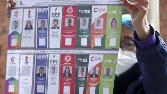 Elecciones en Bolivia: cruces y acusaciones por el lento recuento de votos