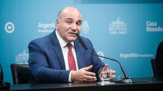 Sugestivos carteles en Mar del Plata alientan una candidatura presidencial de Juan Manzur