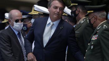 El gobierno de Bolsonaro ahonda su crisis por la renuncia de la cúpula militar