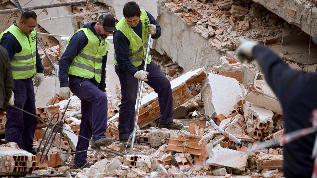 La obra del edificio que se derrumbó ya había sido clausurada por no respetar las adecuaciones al plano