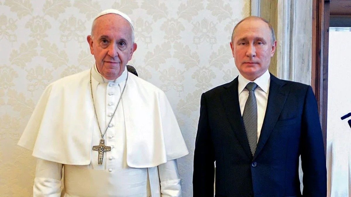 El Papa Francisco y un encuentro con Vladimir Putin en 2019. 