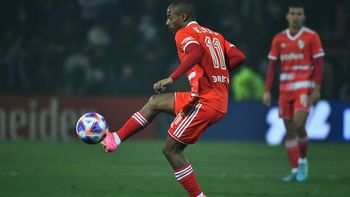 El gesto de desprecio de Nicolás De la Cruz con un jugador de Talleres