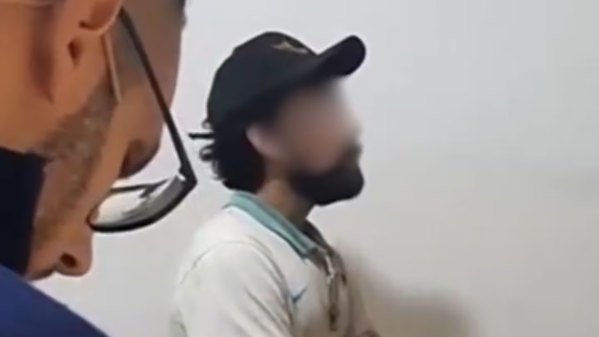 El estremecedor video del hombre que entró armado a Crónica TV, amenazó a todos y destruyó la redacción