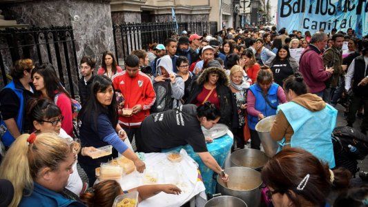 El fantasma de fin de año ya preocupa al Gobierno: la nueva pirámide social, el futuro de los planes y la (imperceptible) recuperación económica