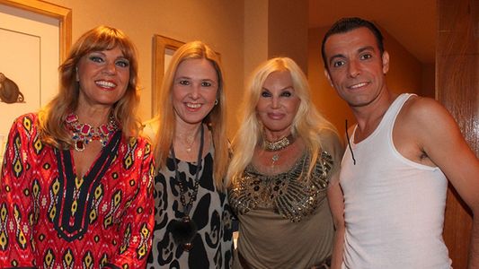 Susana fue al teatro con su amiga Teté Coustarot en Punta