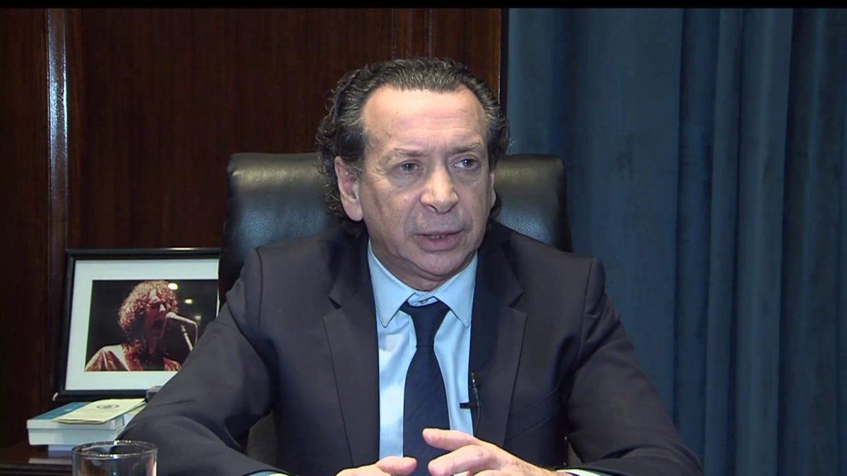 Papelón: el ministro Sica dijo que aumentarían un 20% a los jubilados y tuvieron que salir a corregirlo