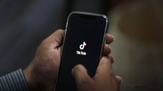 Trump cumplió su amenaza y prohibió el uso de TikTok y WeChat en Estados Unidos