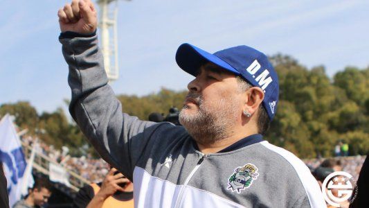 El video emotivo de Maradona en Gimnasia: Dijeron que iba a venir una vez por semana y no me quiero ir de Estancia Chica