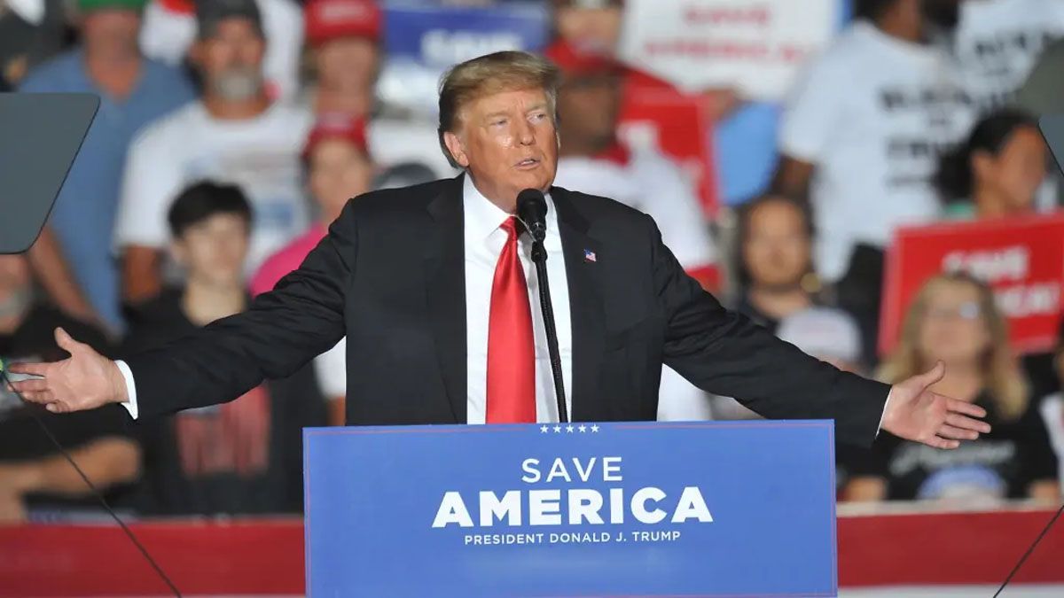 Donald Trump dice que piensa en regresar a la Casa Blanca en 2025 e indultar a los responsables de la violencia del 6 de julio de 2021 en el capitolio (Foto: gentileza The Guardian)