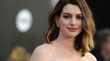 Anne Hathaway está orgullosa de sus kilos de más