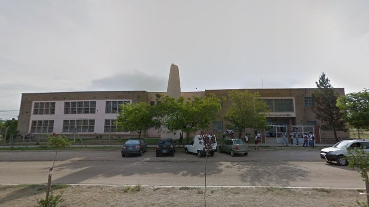El hecho ocurrió durante la tarde del jueves en el IPEM 294