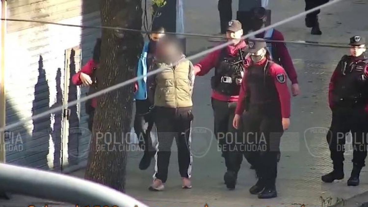 Constitución: cayeron cuando intentaban ingresar en una casa. (Captura de video)