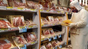De cara a las Fiestas, el Gobierno avanza en el acuerdo de precios accesibles para varios cortes de carne (Foto: Telam).