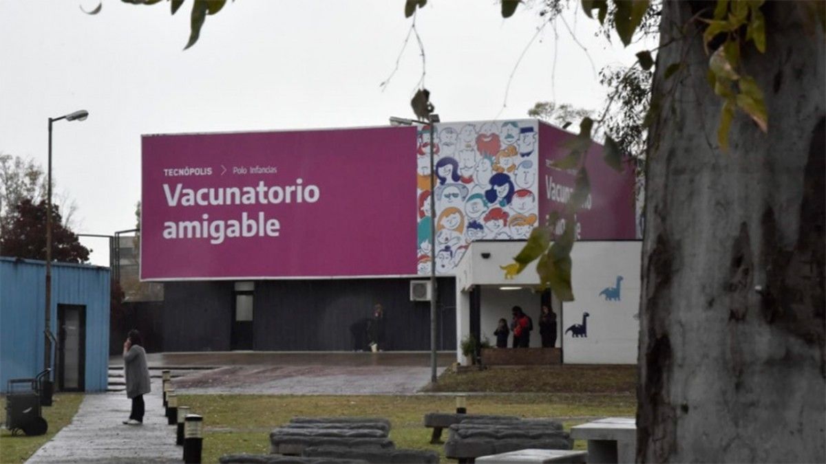 El Vacunatorio Amigable está instalado en Tecnópolis y dispone de cinco consultorios. (Foto: Ministerio de Salud) 