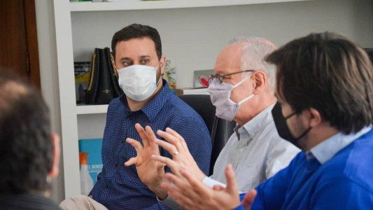 Por el aumento de casos, la Provincia reconoció que analiza un toque de queda sanitario