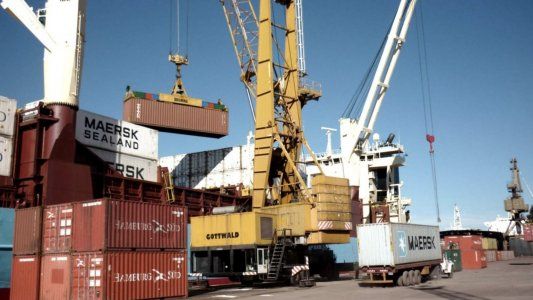 Dictaron la conciliación obligatoria en un conflicto de los aceiteros que podría paralizar los puertos