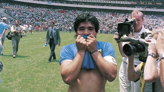 El ascenso también le rindió homenaje a Maradona