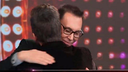 El sentido abrazo de Tinelli a Polino tras el fallecimiento de su mamá