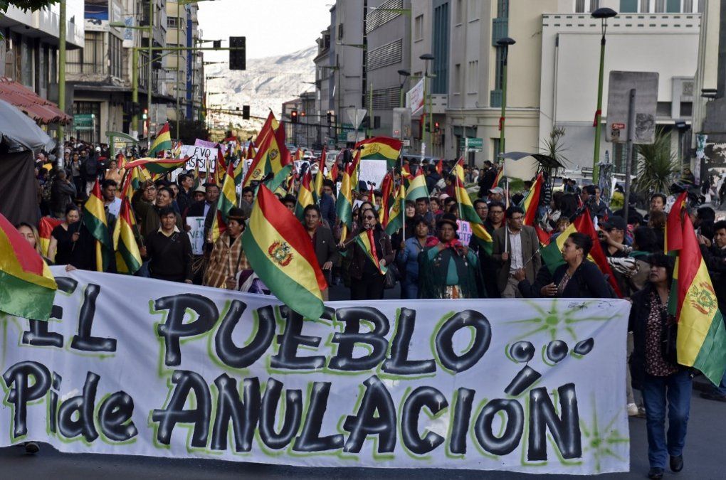 Bolivia: el gobierno de Áñez promulga la ley para convocar a elecciones sin Evo Morales