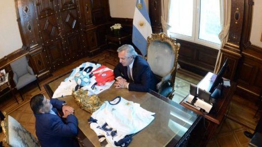 El Presidente decretó tres días de duelo por la muerte de Diego Armando Maradona
