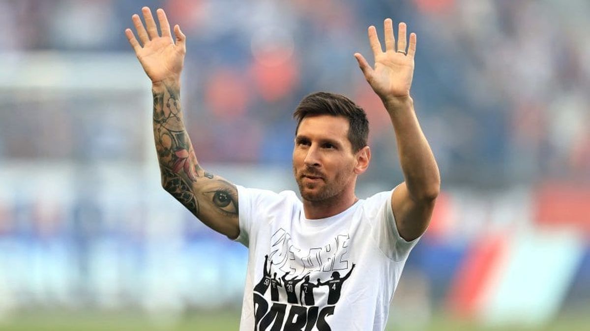 Lionel Messi fue presentado ante una multitud en el PSG.