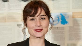 Netflix estrenó la serie española más esperada, tiene 8 episodios y es la mejor comedia romántica.