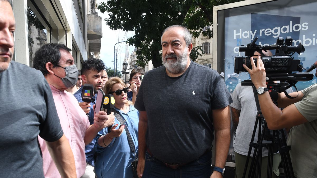 Héctor Daer advirtió que los diputados dialoguistas no podrán caminar por la calle. (Télam)