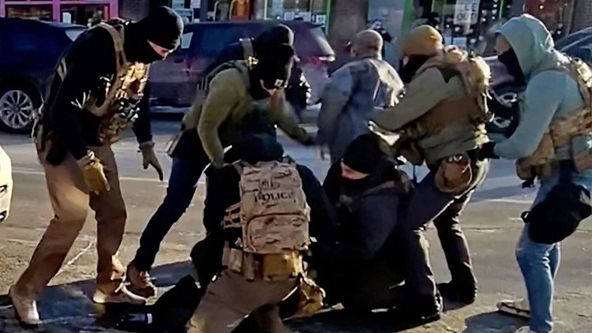 Un detallado informe de la secuencia de la muerte del enfermero en Minnesota compromete a los agentes del ICE. (Foto: captura de TV).